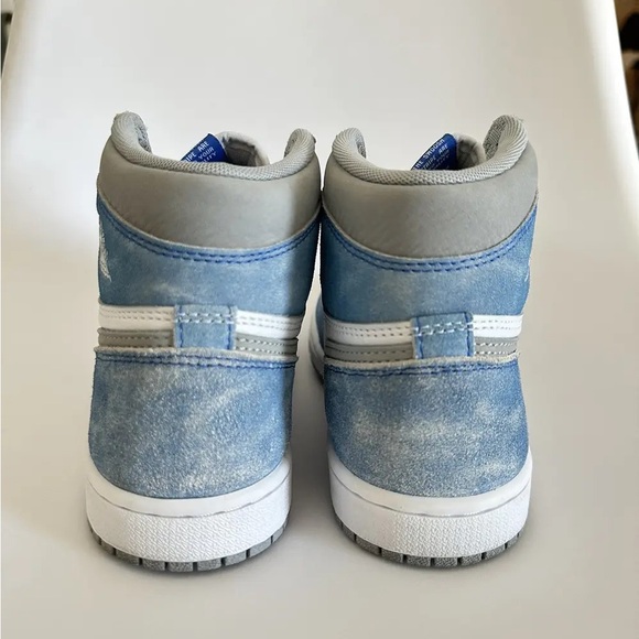 Air Jordan 1 Retro High OG 'Hyper
Royal' 2021 Sneakers - Picture 5 of 8